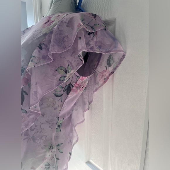 Floral Print Ruffle Top - Picture 2 of 5